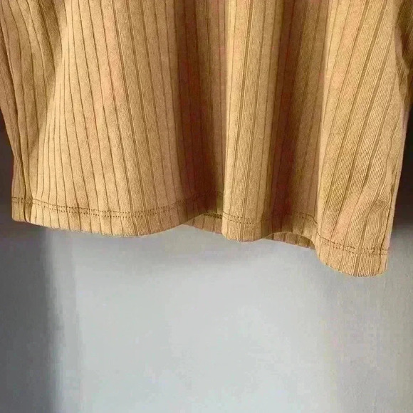 Ardene mock neck long sleeve ribbed top size medium - Picture 7 of 12